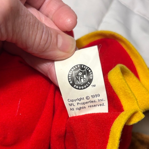 Kansas City Chiefs Cheerleader Bear Plush - Picture 4 of 10